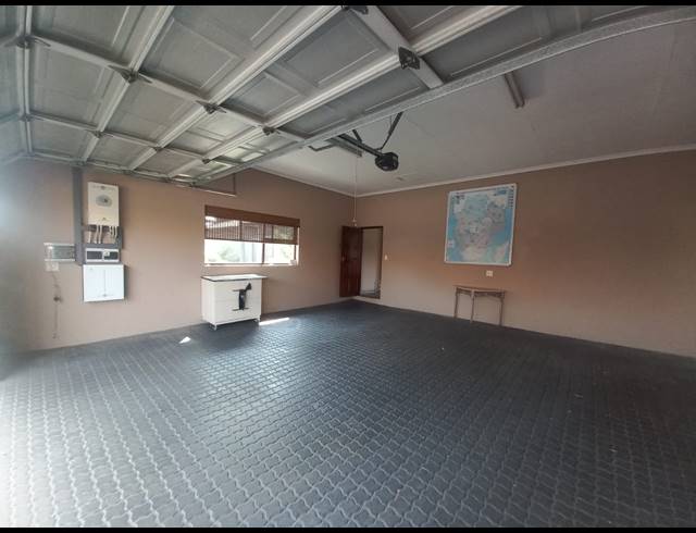 3 BEDROOM HOUSE TO LET IN SONNEVELD